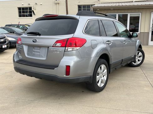 Used 2010 Subaru Outback 2.5i Premium image 5