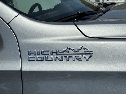 Used 2026 Chevrolet Suburban High Country RWD image 8