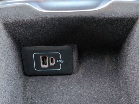 Used 2024 Maserati Grecale GT image 31