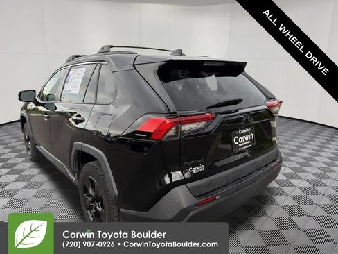 Used 2021 Toyota RAV4 XLE AWD/4WD image 4