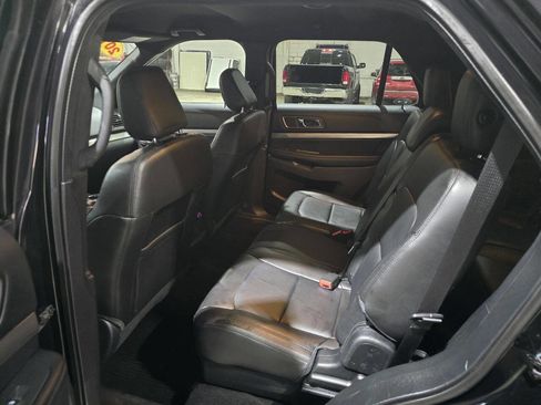 Used 2018 Ford Explorer XLT w/ Equipment Group 202A image 26