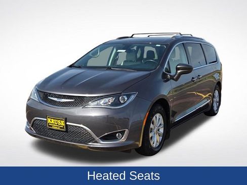 Used 2018 Chrysler Pacifica Touring-L FWD image 9