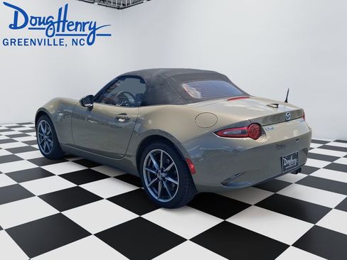 Used 2023 MAZDA MX-5 Miata Grand Touring RWD image 3