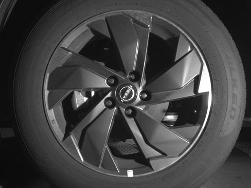 Used 2025 Nissan Rogue SV FWD image 12