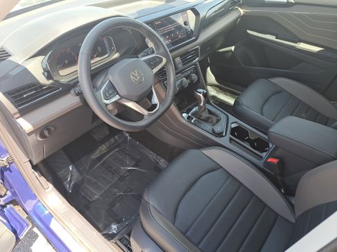 Used 2024 Volkswagen Taos SEL AWD/4WD image 15