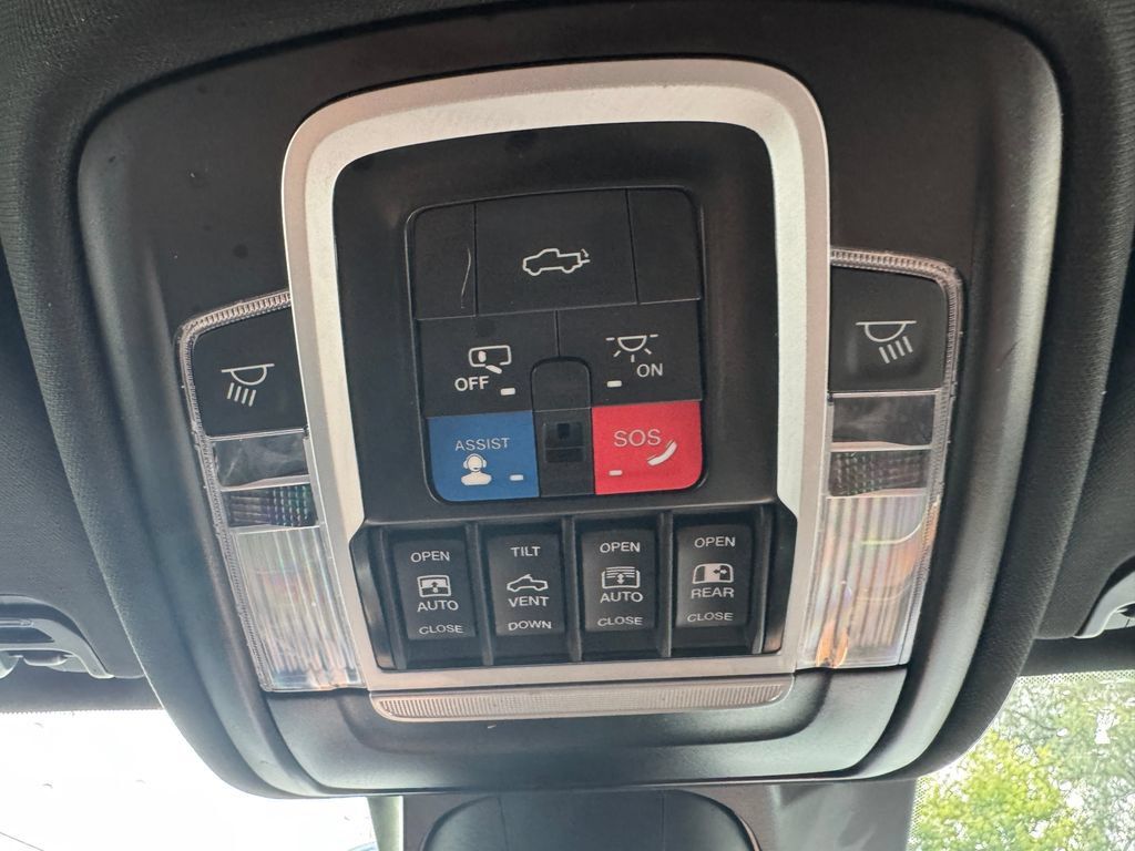 Used 2024 RAM 1500 Limited AWD/4WD image 36