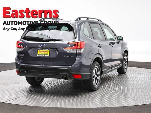 Used 2023 Subaru Forester Premium AWD/4WD image 5