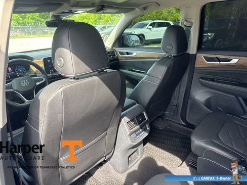 Used 2025 Volkswagen Atlas SE w/ Panoramic Sunroof Package image 12