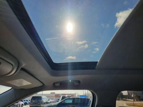 Used 2023 Chevrolet Blazer LT w/ Sound & Technology Package image 8