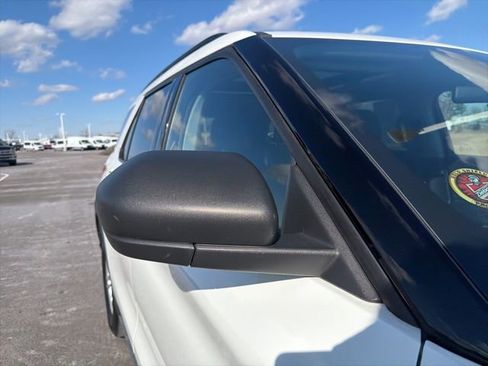 Certified 2022 Ford Explorer XLT w/ Equipment Group 202A image 4