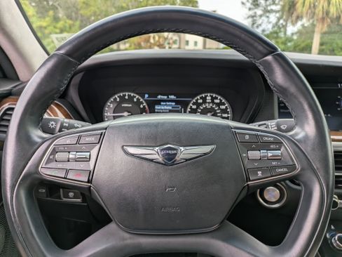 Used 2017 Genesis G90 3.3T Premium image 26