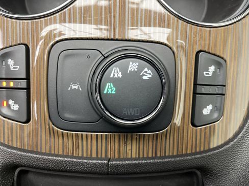 Certified 2023 GMC Acadia SLE w/ Driver Convenience Package image 17