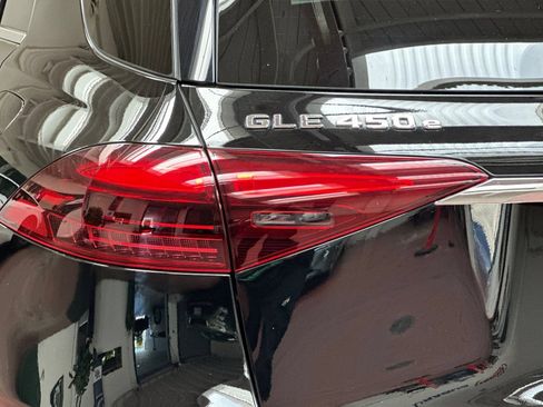 Used 2025 Mercedes-Benz GLE 450e 4MATIC image 38