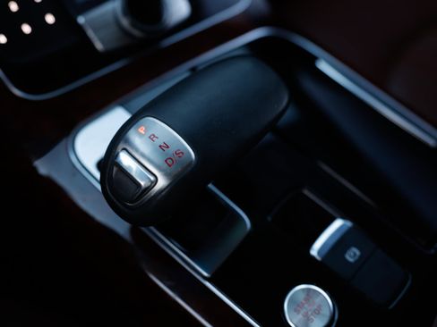 Used 2014 Audi A8 L TDI w/ Premium Package image 46