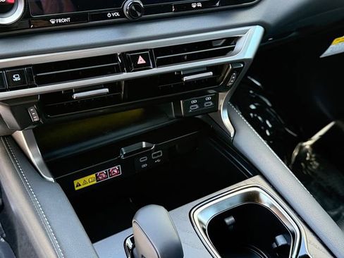 New 2026 Lexus RX 450h AWD image 17