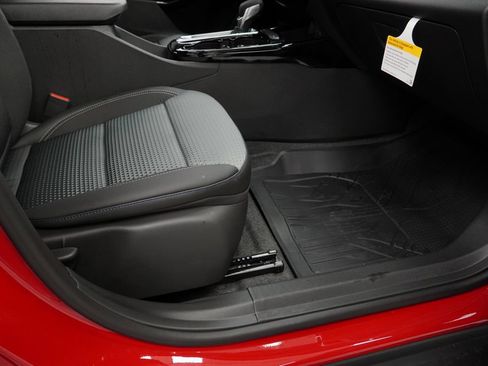New 2026 Chevrolet Trax LT w/ LT Convenience Package FWD image 30