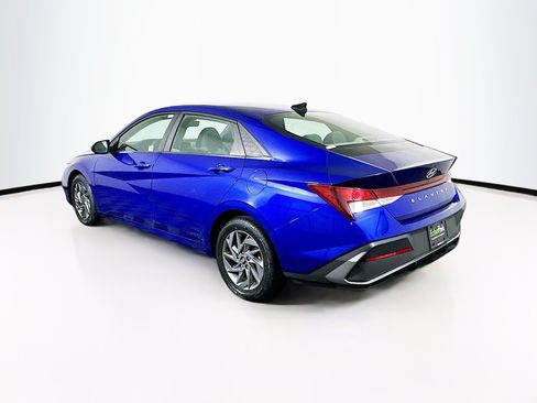 Used 2024 Hyundai Elantra SEL FWD image 5