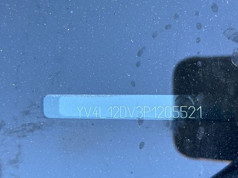 Certified 2023 Volvo XC60 B5 Core w/ Climate Package image 3