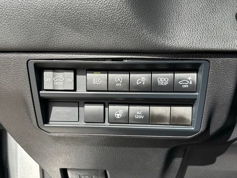 Used 2025 Toyota Tundra Limited image 26