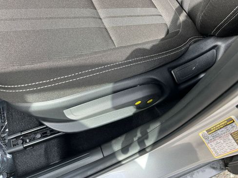 Used 2025 Hyundai Venue SEL FWD image 22