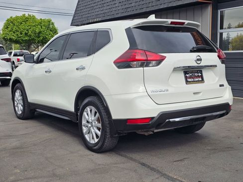 Used 2020 Nissan Rogue S FWD image 3