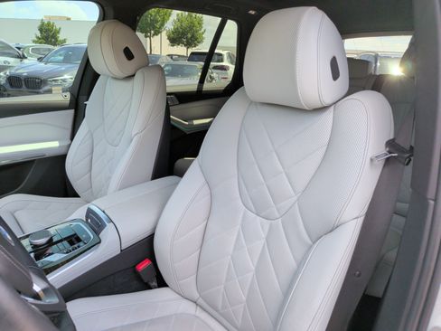 Used 2024 BMW X5 xDrive40i w/ Premium Package AWD/4WD image 26