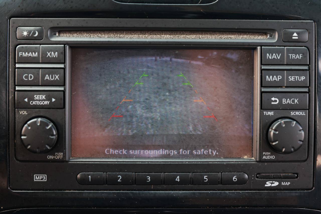 Used 2012 Nissan Juke SL FWD image 33