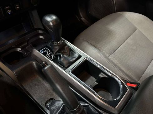 Used 2019 Toyota Tacoma SR5 AWD/4WD image 26