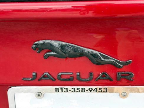 Used 2017 Jaguar XE Premium RWD image 11
