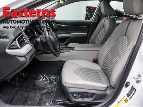 Used 2024 Toyota Camry SE image 14