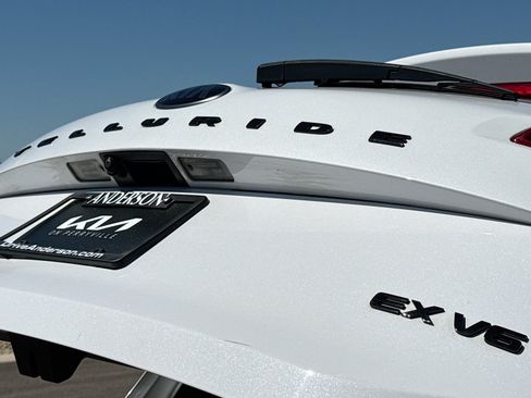 Used 2021 Kia Telluride EX w/ EX Premium Package AWD/4WD image 16