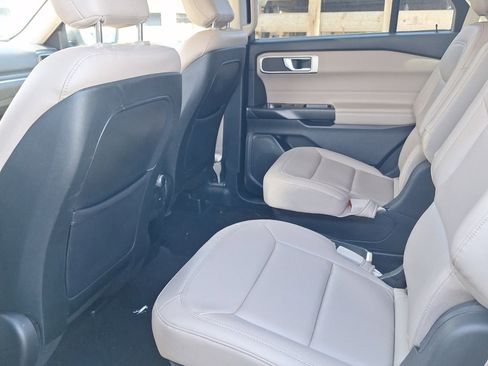 Used 2020 Ford Explorer XLT w/ Equipment Group 202A image 12
