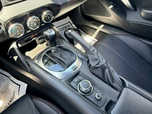 Used 2019 FIAT 124 Spider Abarth w/ Convenience Group RWD image 26