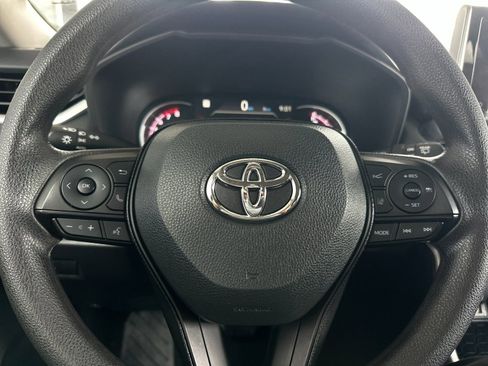 Used 2025 Toyota RAV4 XLE FWD image 21