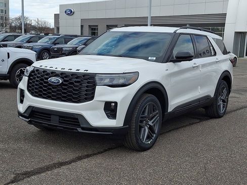 New 2026 Ford Explorer ST-Line w/ ST-Line Street Pack image 3