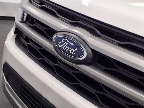 Used 2023 Ford Expedition Max XLT AWD/4WD image 17