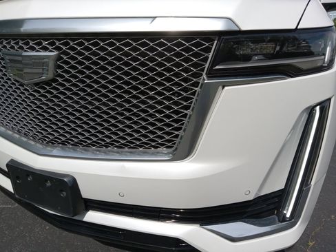 Used 2023 Cadillac Escalade ESV Premium Luxury w/ LPO, Radiant Package AWD/4WD image 7