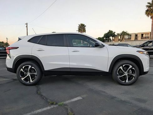 New 2026 Chevrolet Trax RS FWD image 5