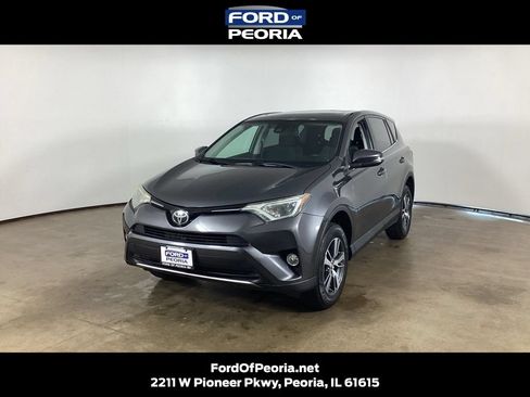 Used 2018 Toyota RAV4 XLE FWD image 1