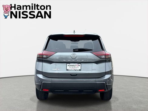 Used 2026 Nissan Rogue SV image 3