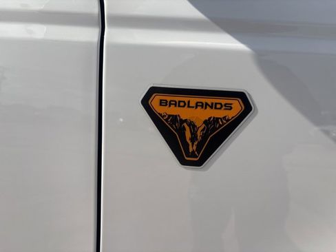 Used 2022 Ford Bronco Badlands image 27