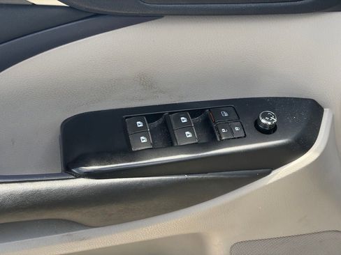 Used 2017 Toyota Highlander Limited AWD/4WD image 7
