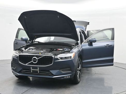 Used 2021 Volvo XC60 T5 Momentum w/ Protection Package Premier FWD image 43
