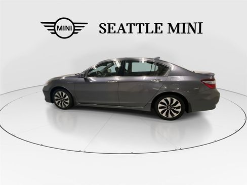 Used 2017 Honda Accord Touring image 6