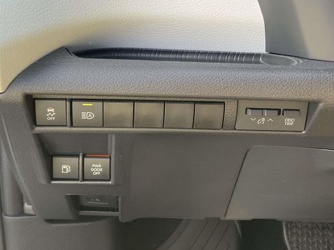 New 2026 Toyota Sienna XLE image 25