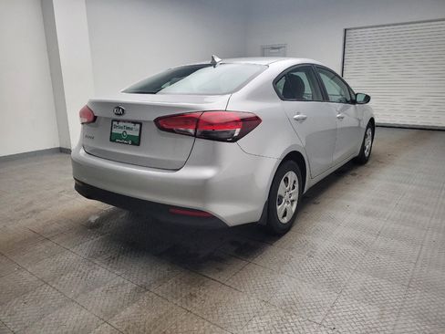 Used 2018 Kia Forte LX image 9