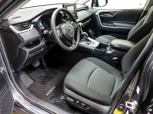 Certified 2022 Toyota RAV4 XLE w/ Convenience Package AWD/4WD image 10