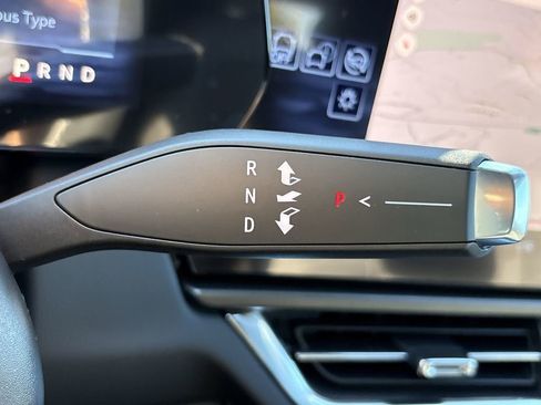 New 2026 Chevrolet Equinox EV LT image 17