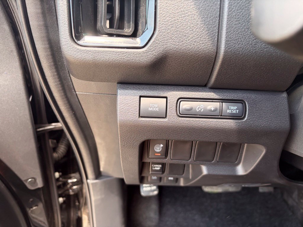 Used 2026 Nissan Frontier PRO-4X AWD/4WD image 30