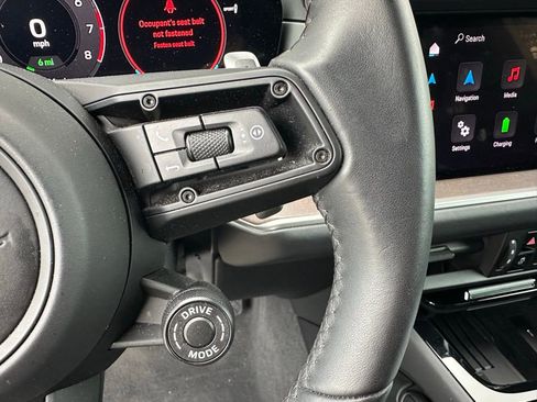 Certified 2025 Porsche Cayenne E-Hybrid AWD/4WD image 17
